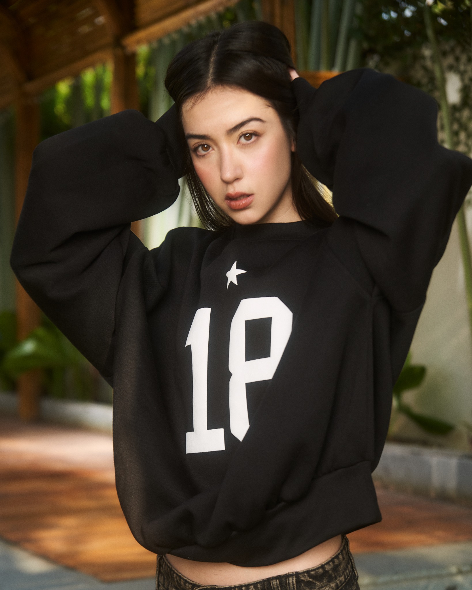 SW8 - BALANCE NUMBER SWEATER - BLACK