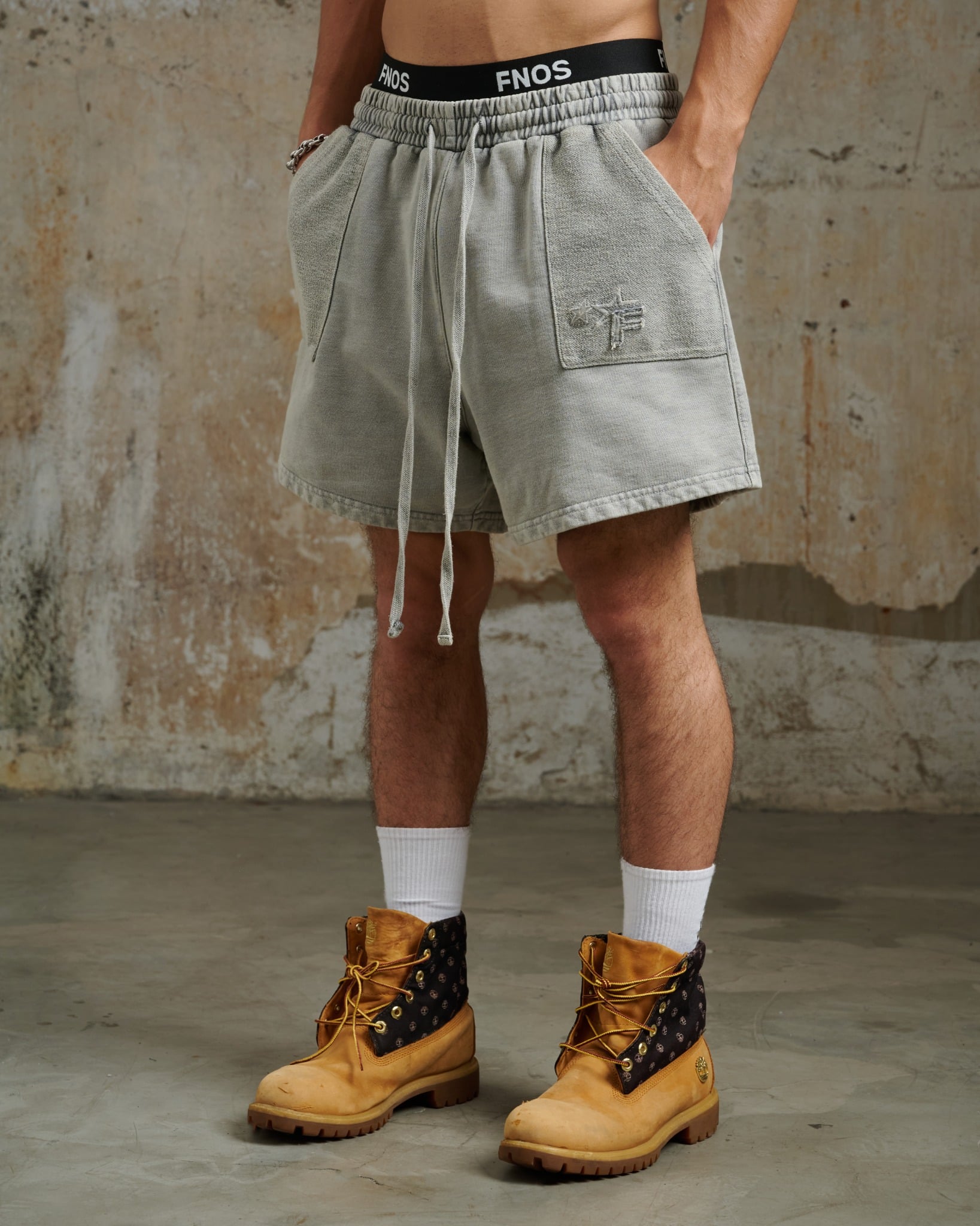 SNW7 - FNOS WASHED SHORT - GREY