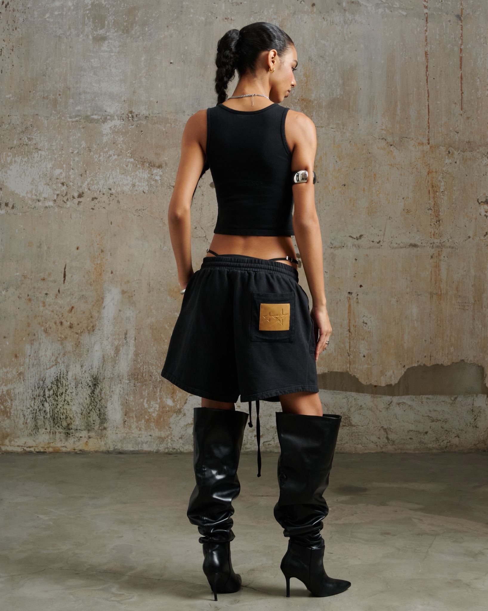 SNW6 - FNOS WASHED SHORT - BLACK