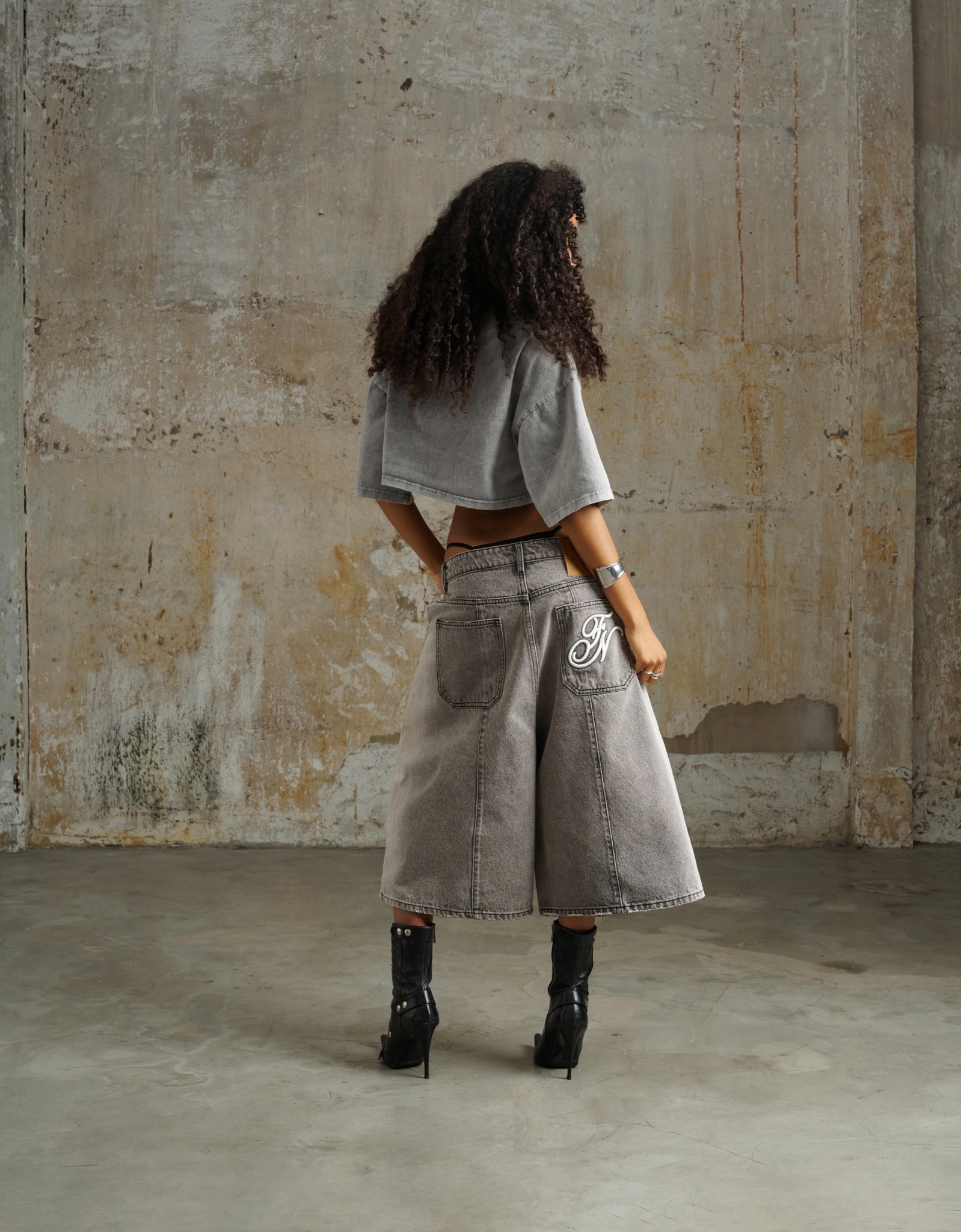 BSJ4 - "FNOSVERSE" BAGGY JORTS WASH - BLACK