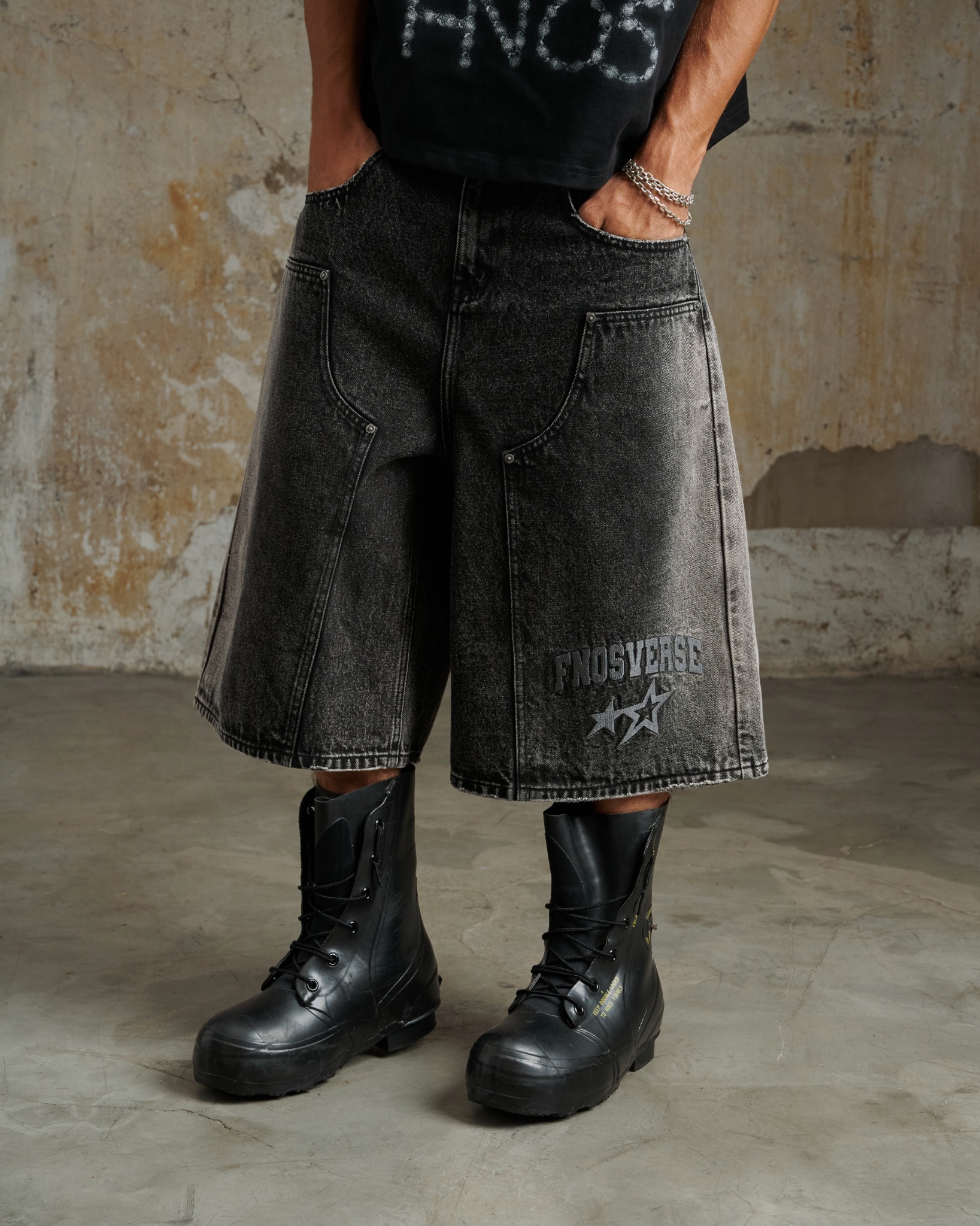BSJ4 - "FNOSVERSE" BAGGY JORTS WASH - BLACK