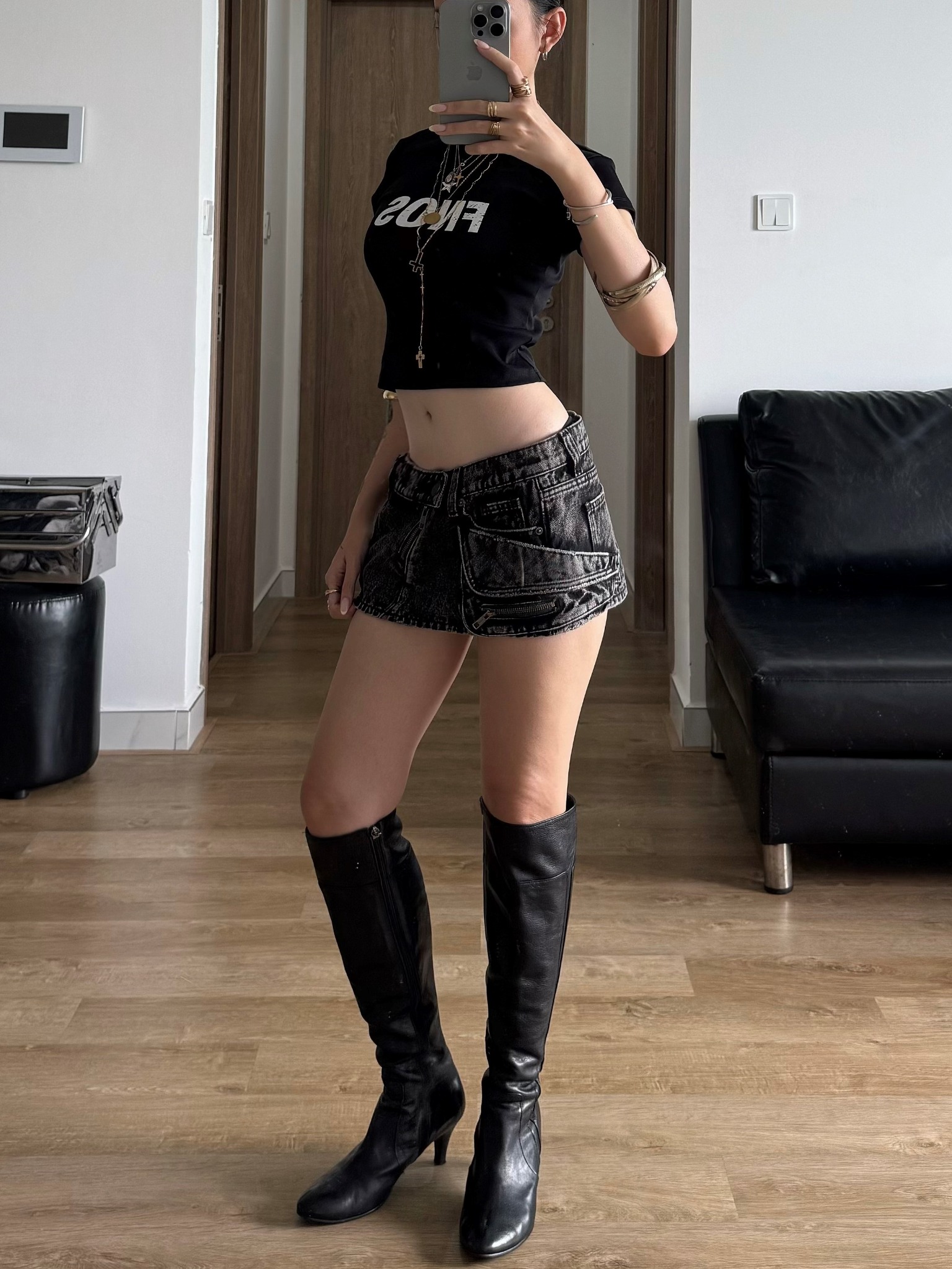 TBT4 - FNOS BASIC CROPTOP - BLACK