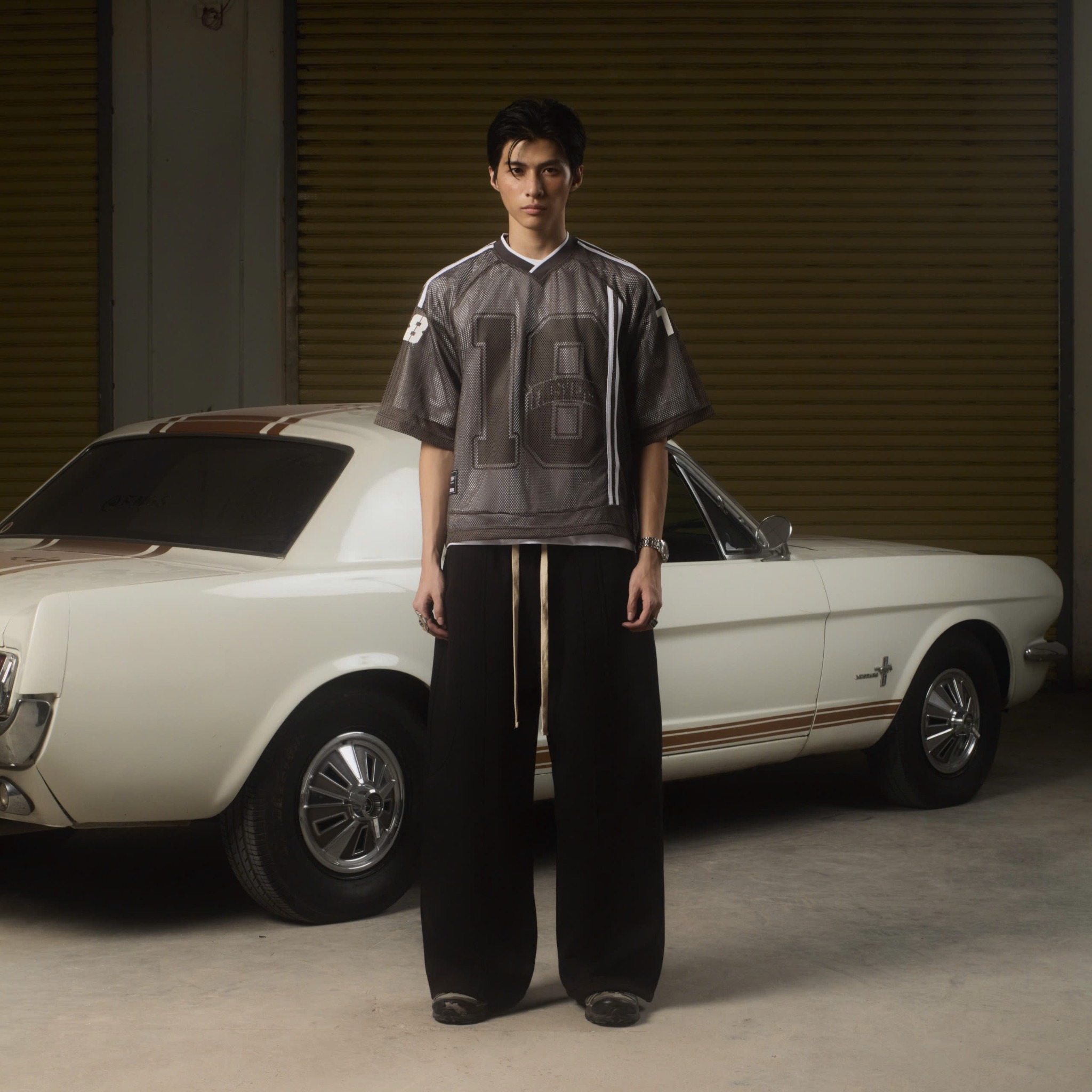 JS8 - 18+ MESH JERSEY TEE - BLACK