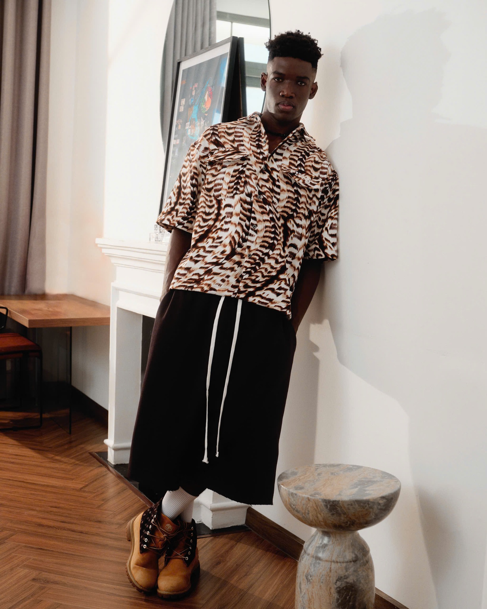 SH4 - SHORT-SLEEVE SHIRT WITH FEATHER-LEAF PATTERN